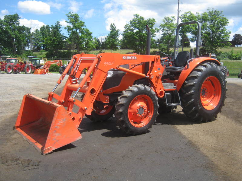 Kubota M7060 Tractor  